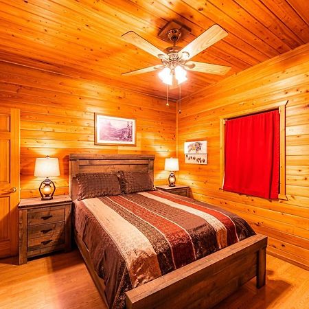 פייסון Cabin #4 The Wolves Den - Pet Friendly- Sleeps 6 - Playground & Game Room מראה חיצוני תמונה