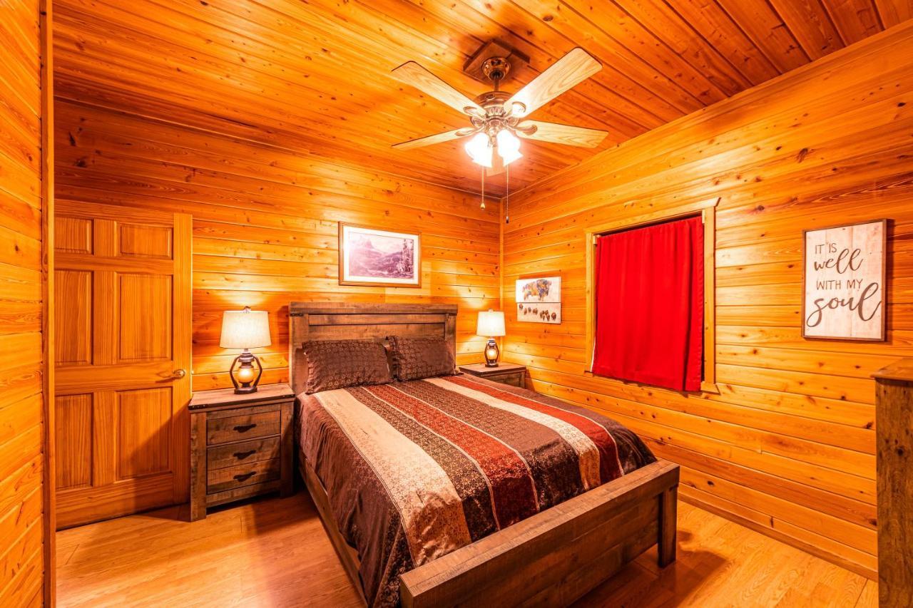 פייסון Cabin #4 The Wolves Den - Pet Friendly- Sleeps 6 - Playground & Game Room מראה חיצוני תמונה