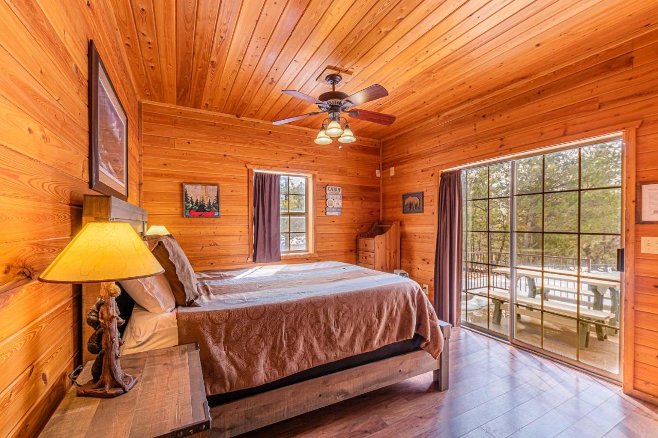 פייסון Cabin #4 The Wolves Den - Pet Friendly- Sleeps 6 - Playground & Game Room מראה חיצוני תמונה