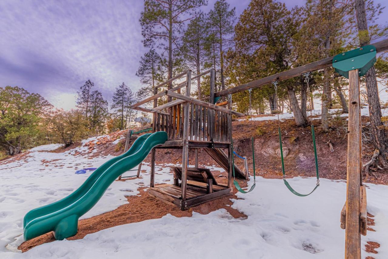 פייסון Cabin #4 The Wolves Den - Pet Friendly- Sleeps 6 - Playground & Game Room מראה חיצוני תמונה