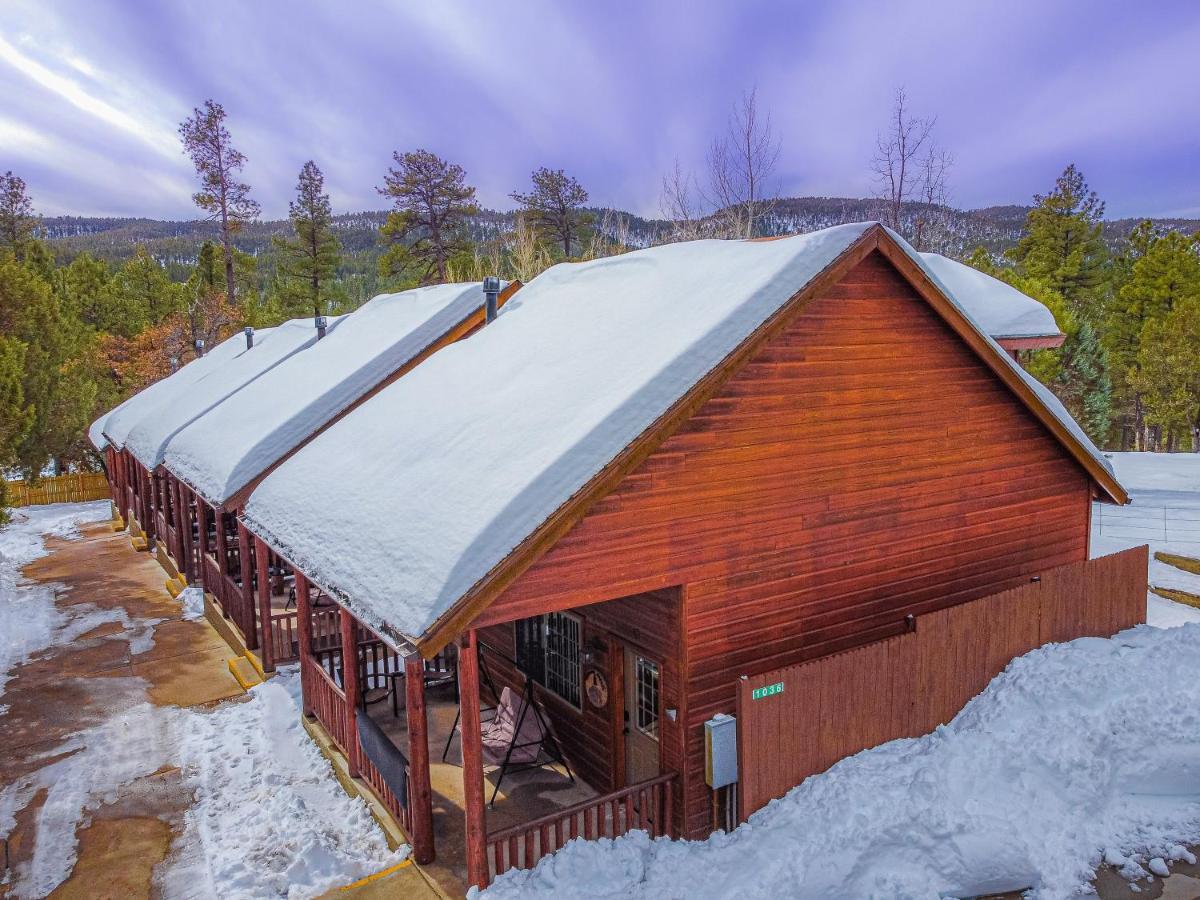 פייסון Cabin #4 The Wolves Den - Pet Friendly- Sleeps 6 - Playground & Game Room מראה חיצוני תמונה